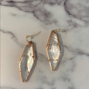 KENDRA SCOTT DROP EARRINGS